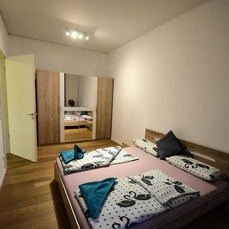 Ferienwohnung 2 - High-Quality In The Heart Of Stuttgart 2 Exterior foto